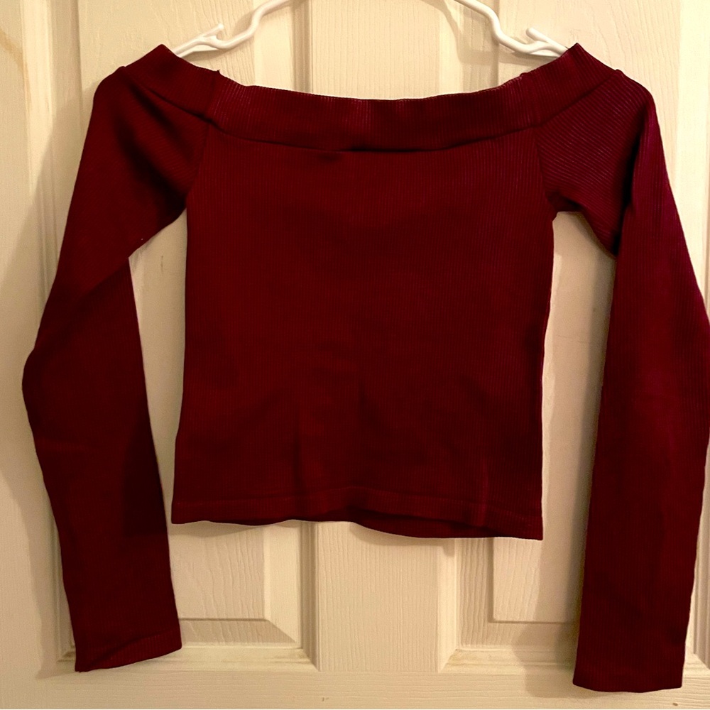Aeropostale off the shoulder long sleeve wine  top. Size small. Gently worn.